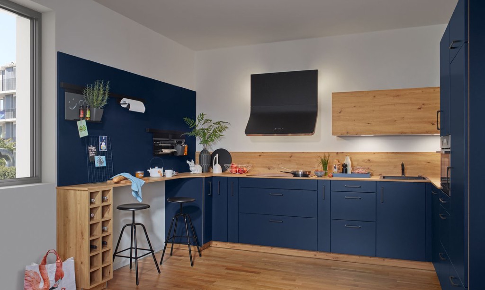 Modern & two-tone kitchen style